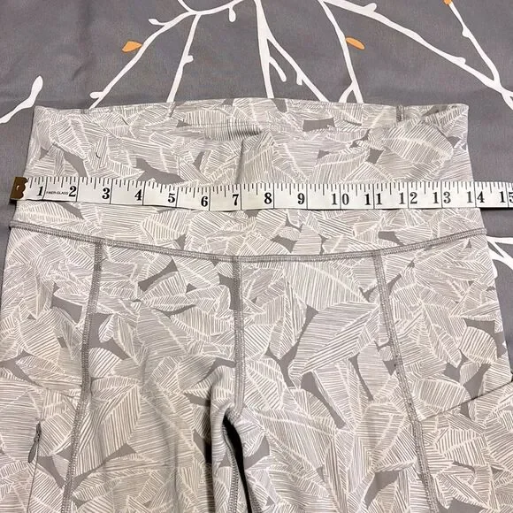 Athleta Capri Tights with Pockets! - Picture 8 of 9